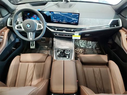New 2025 BMW X7 M60i image 12