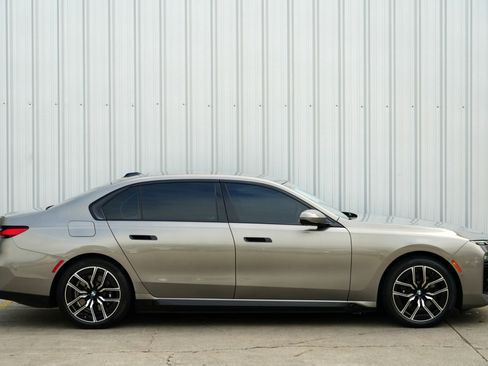 Used 2023 BMW i7 xDrive60 image 65