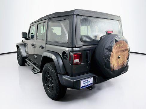 Used 2018 Jeep Wrangler Unlimited Sport AWD/4WD image 7