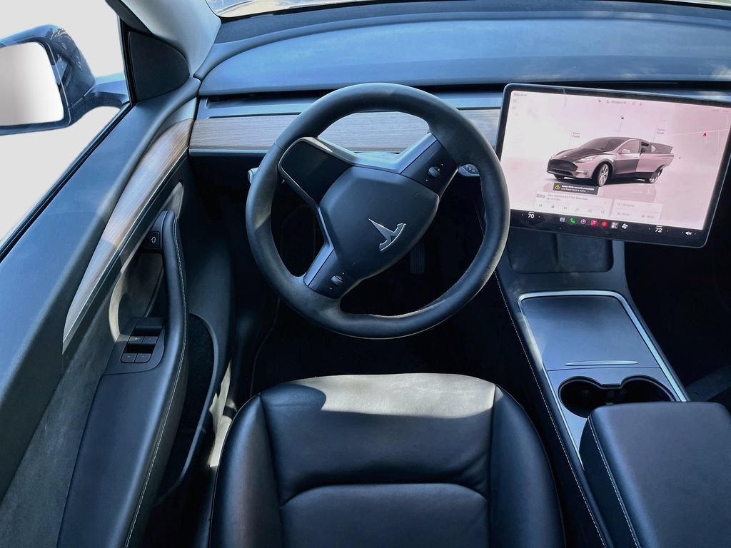 Used 2024 Tesla Model Y Long Range AWD/4WD image 22