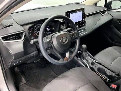 Used 2022 Toyota Corolla LE FWD image 16