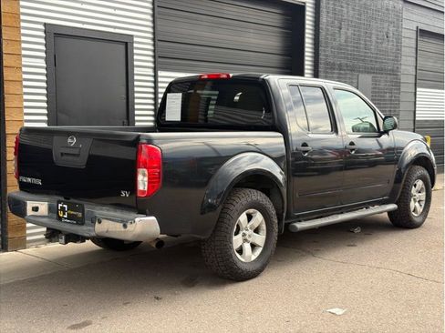 Used 2013 Nissan Frontier SV w/ SV Value Truck Pkg RWD image 9