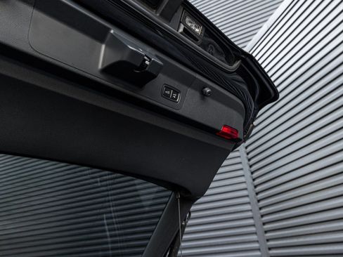 Certified 2023 Porsche Panamera image 27