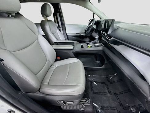 Certified 2025 Toyota Sienna XLE w/ XLE Plus Package AWD/4WD image 31