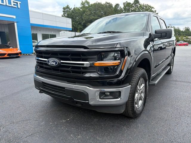 Used 2025 Ford F150 XLT w/ Equipment Group 301A Standard AWD/4WD image 3