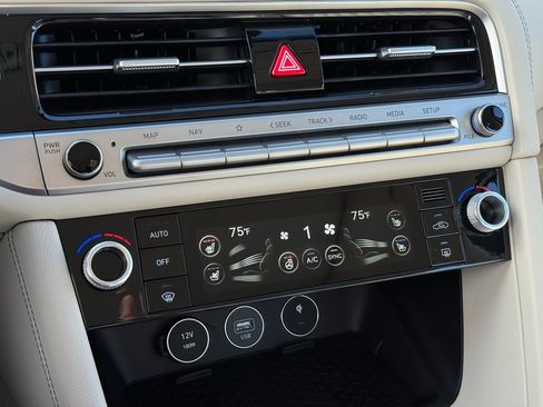 New 2026 Genesis G70 2.5T Prestige image 32