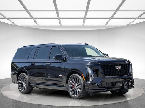 Used 2025 Cadillac Escalade ESV V AWD/4WD image 6