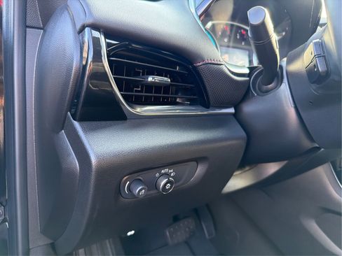 Used 2023 Chevrolet Traverse RS AWD/4WD image 19