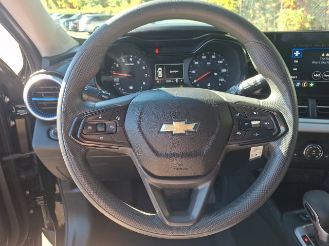Used 2024 Chevrolet Trax LS w/ LS Convenience Package FWD image 22