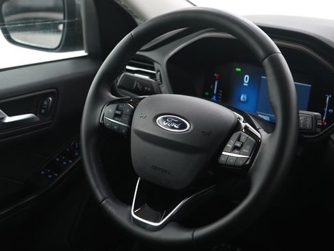 Used 2024 Ford Escape SE image 15