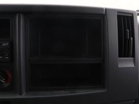 Used 2020 Isuzu NPR image 20