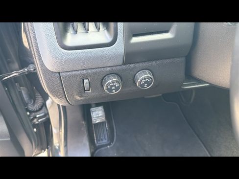 Used 2018 Chevrolet Colorado Z71 AWD/4WD image 11