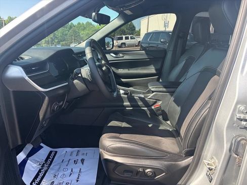 Used 2024 Jeep Grand Cherokee L Laredo AWD/4WD image 11