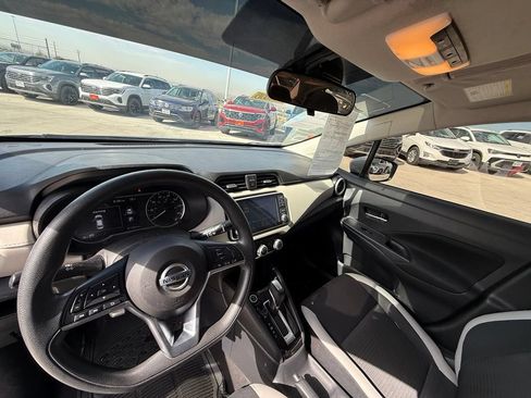 Used 2021 Nissan Versa SV FWD image 13