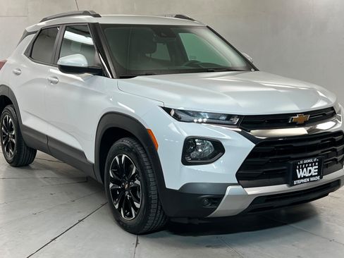 Used 2023 Chevrolet TrailBlazer LT FWD image 8
