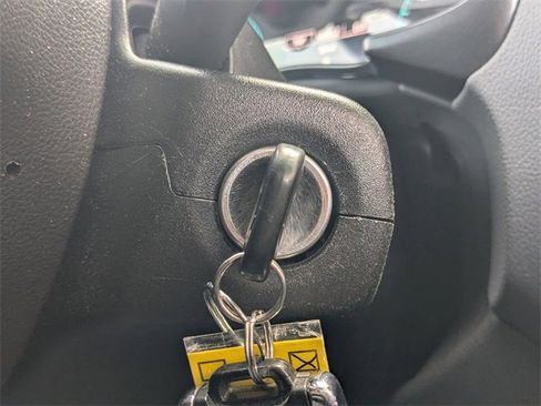 Used 2015 Chevrolet Colorado Z71 image 32