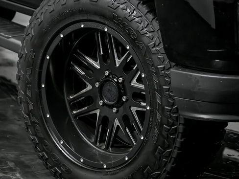 Used 2018 Chevrolet Silverado 1500 LT w/ All Star Edition image 3