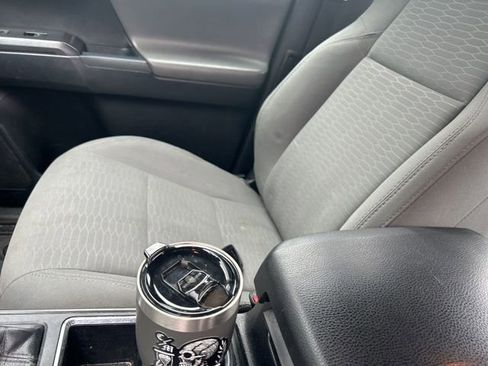 Used 2018 Toyota Tacoma SR AWD/4WD image 23