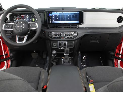 Used 2025 Jeep Wrangler Unlimited Sahara w/ Safety Group AWD/4WD image 9