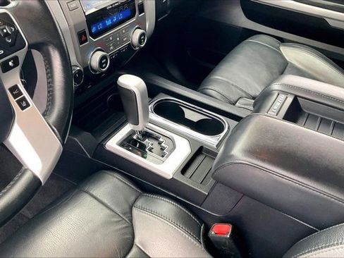 Used 2018 Toyota Tundra Limited w/ Limited Premium Package AWD/4WD image 17