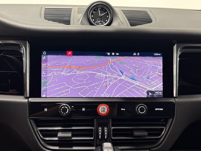 Certified 2026 Porsche Macan AWD/4WD image 22
