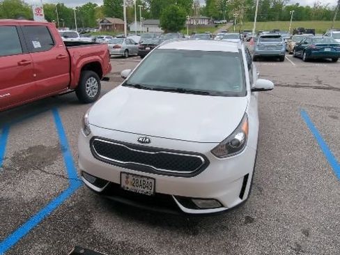 Used 2018 Kia Niro EX FWD image 6