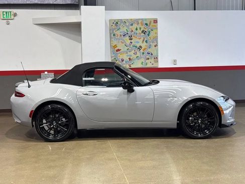 Used 2026 MAZDA MX-5 Miata Club w/ Interior Package RWD image 3