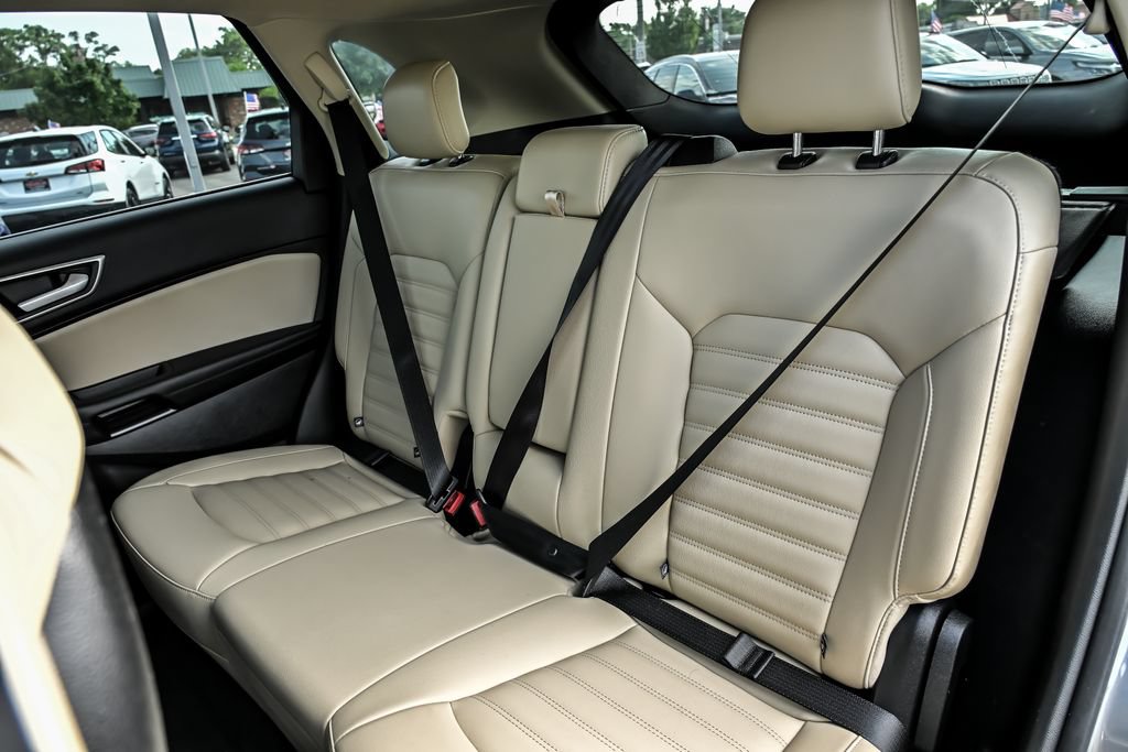 Used 2021 Ford Edge SEL w/ Cargo Accessory Package AWD/4WD image 16