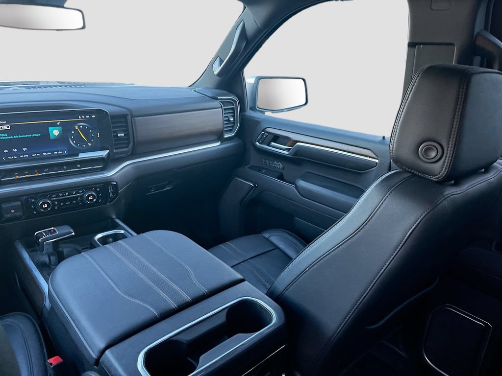 Used 2024 Chevrolet Silverado 1500 High Country AWD/4WD image 24