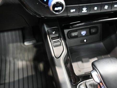 Used 2022 Kia Telluride S AWD/4WD image 21