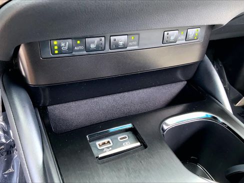 Certified 2024 Lexus ES 350 w/ Premium Package FWD image 36