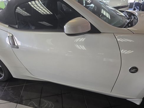 Used 2015 Nissan 370Z Touring Sport RWD image 24