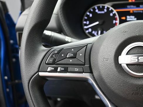 Used 2025 Nissan Sentra SV FWD image 15