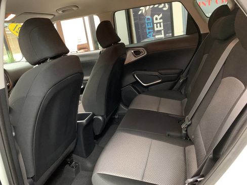 Used 2021 Kia Soul LX image 10