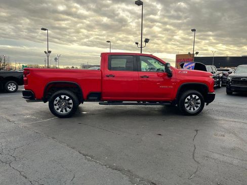 Used 2024 Chevrolet Silverado 2500 Custom w/ Custom Value Package image 6