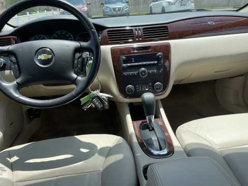 Used 2011 Chevrolet Impala LT w/ Luxury Edition Package FWD image 14