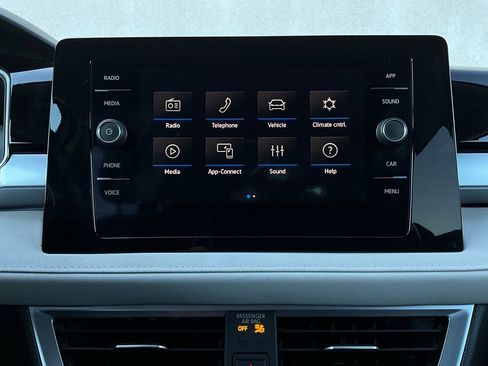 Used 2025 Volkswagen Taos SE image 30