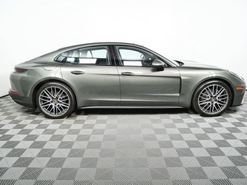 Certified 2025 Porsche Panamera 4 AWD/4WD image 28