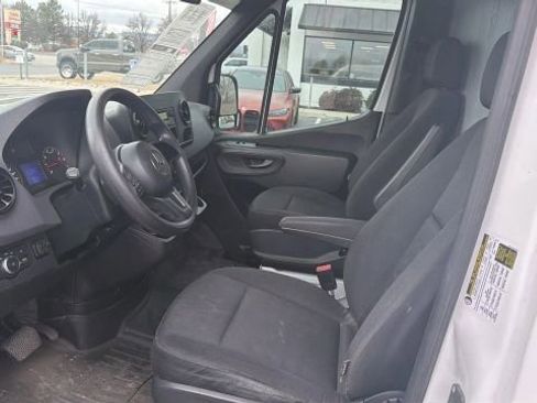 Used 2021 Mercedes-Benz Sprinter 2500 w/ Driver Convenience Package image 9