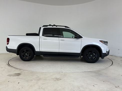 Used 2024 Honda Ridgeline Black Edition image 8