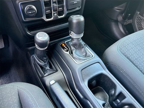 Used 2021 Jeep Wrangler Unlimited Islander image 17
