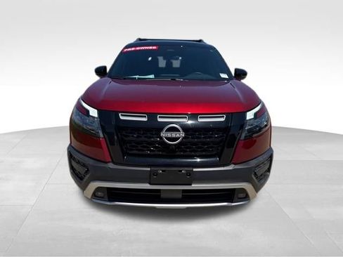 Used 2025 Nissan Pathfinder Rock Creek AWD/4WD image 3