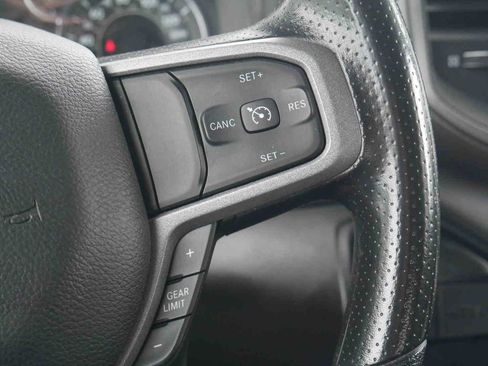 Used 2024 RAM 3500 Tradesman w/ Chrome Appearance Group AWD/4WD image 31