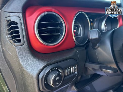 Used 2022 Jeep Gladiator Rubicon AWD/4WD image 14