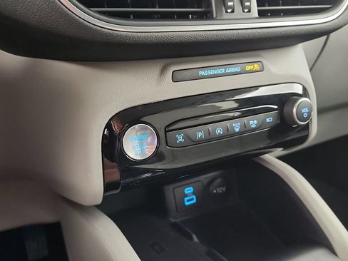 Used 2023 Ford Escape Platinum w/ Premium Technology Package AWD/4WD image 22