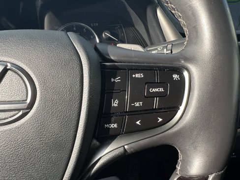 Used 2020 Lexus ES 350 w/ Premium Package FWD image 29