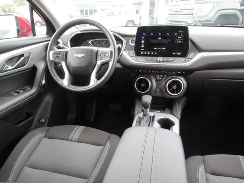 Certified 2024 Chevrolet Blazer LT w/ Convenience Package FWD image 13