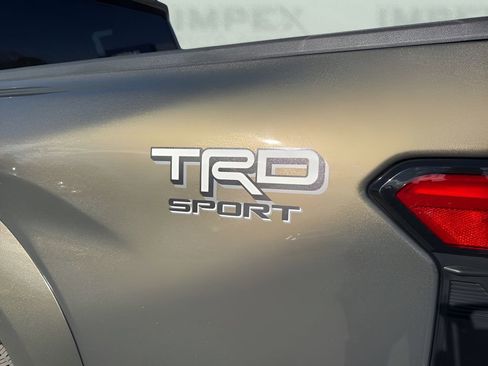 Used 2025 Toyota Tacoma TRD Sport image 32