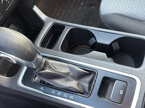 Used 2018 Ford Escape SE FWD image 20
