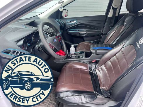 Used 2017 Ford Escape SE AWD/4WD image 5
